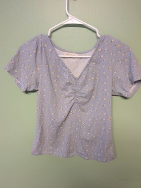 Light Blue Floral V-Neck Ruched Short Sleeve Tee